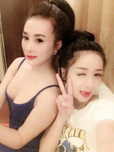 Gái Việt mông và bưởi